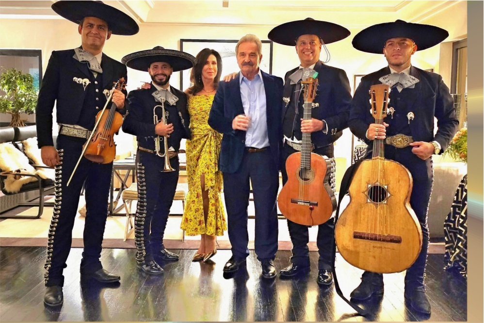 Mariachi trompetas de mexico en fiesta de la alta sociedad Mariachi trompetas de mexico en Madrid en recoletos